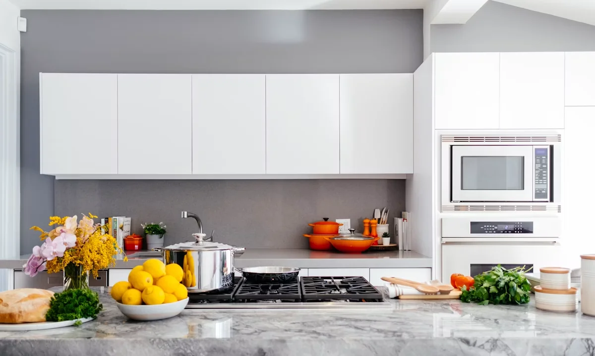 Modern fitted kitchen with premium cabinetry and finishes
